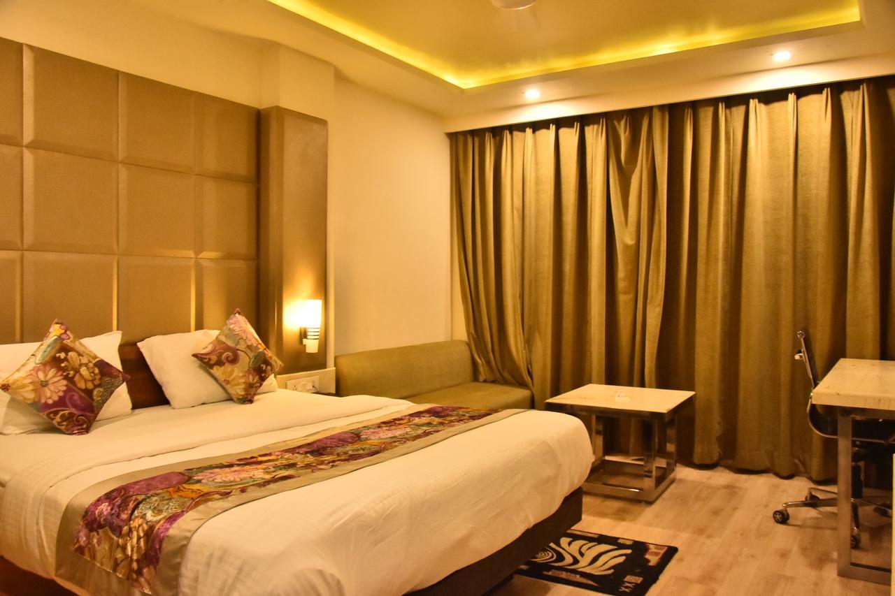 Hotel Deep Kanpur Exterior photo