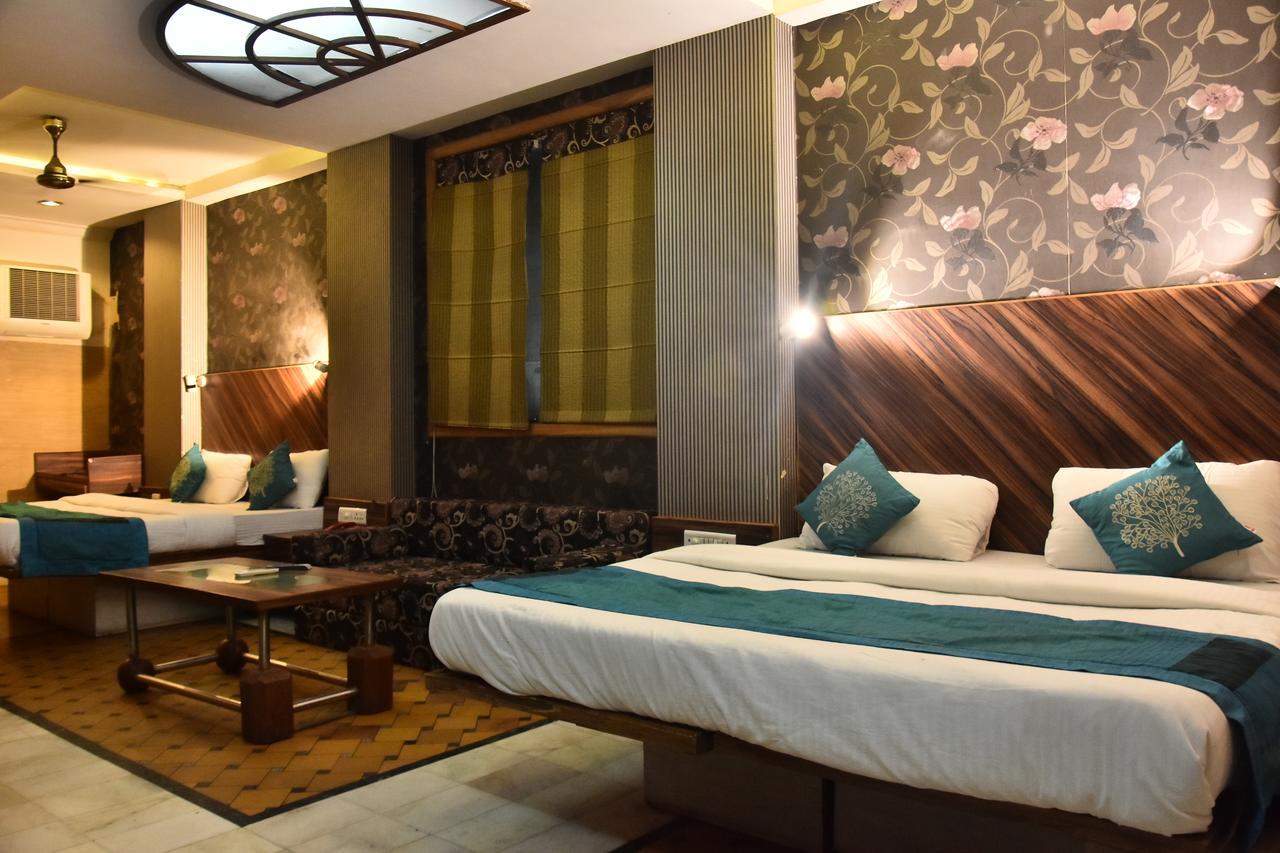 Hotel Deep Kanpur Exterior photo