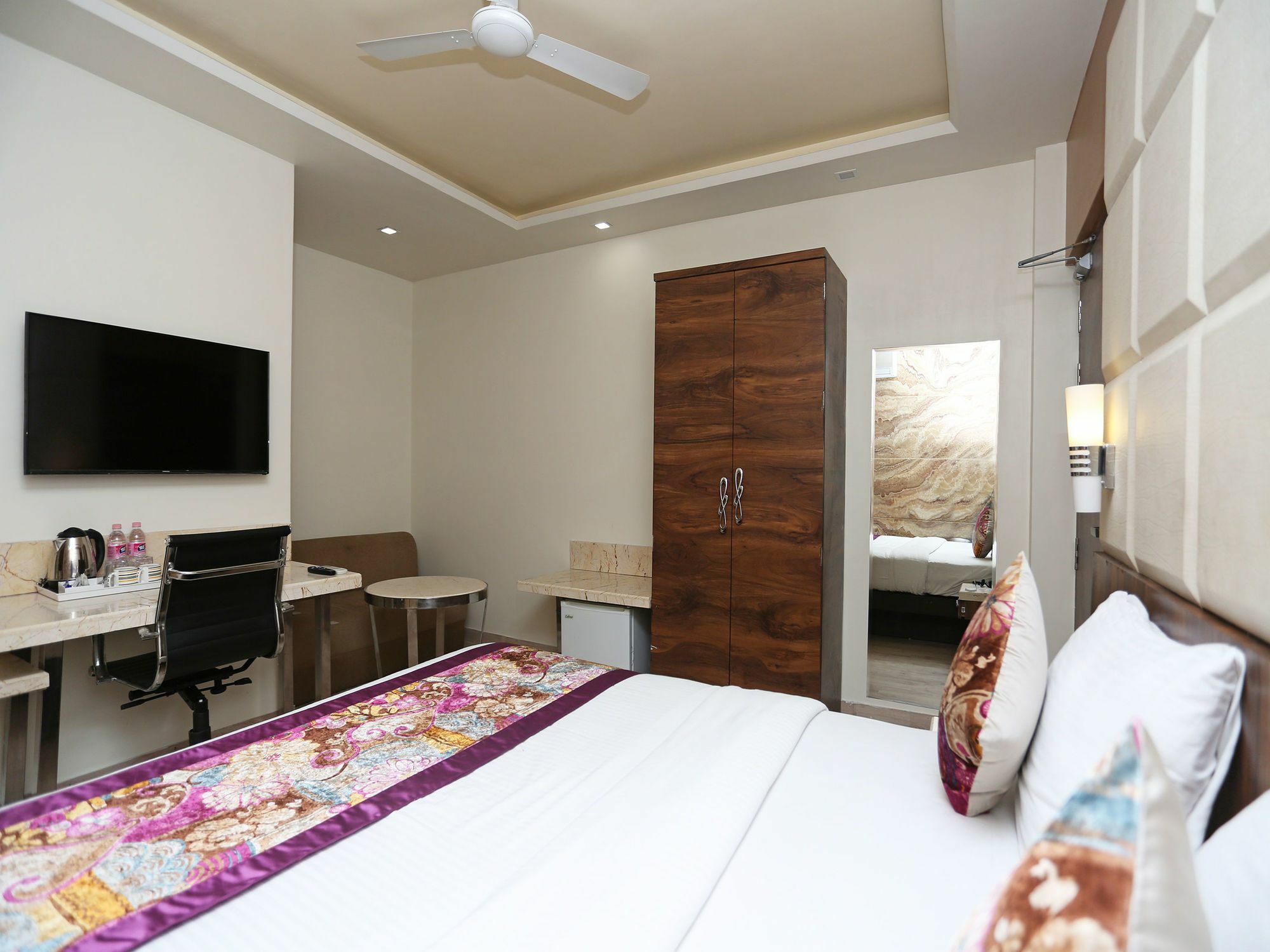 Hotel Deep Kanpur Exterior photo